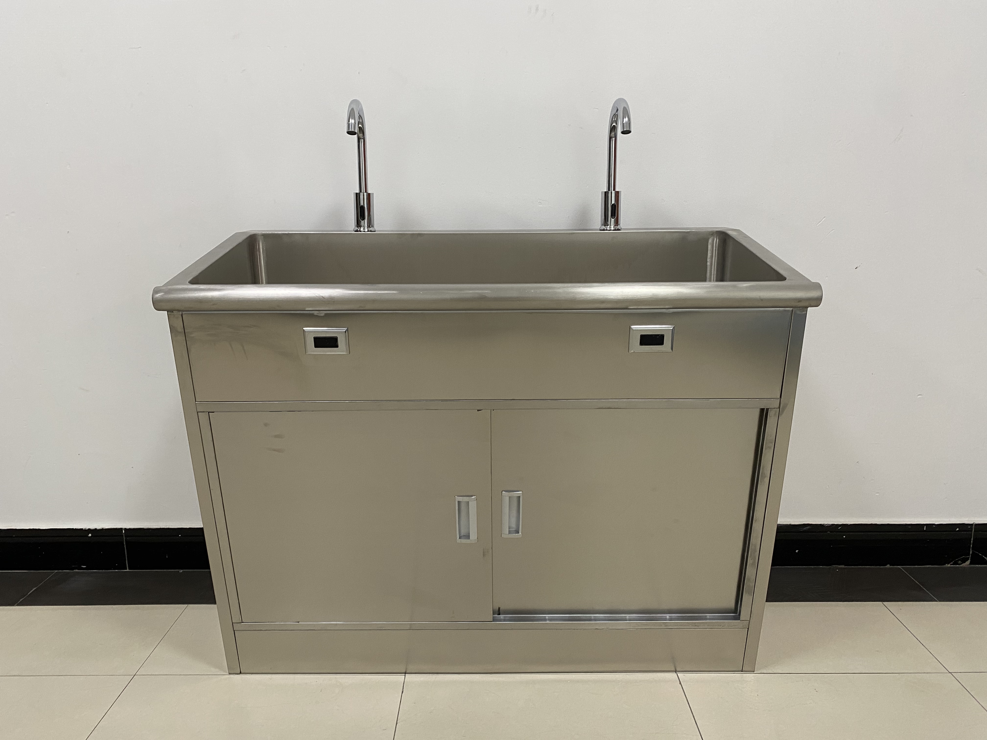 微笑在口，衛(wèi)生在手----洗手池